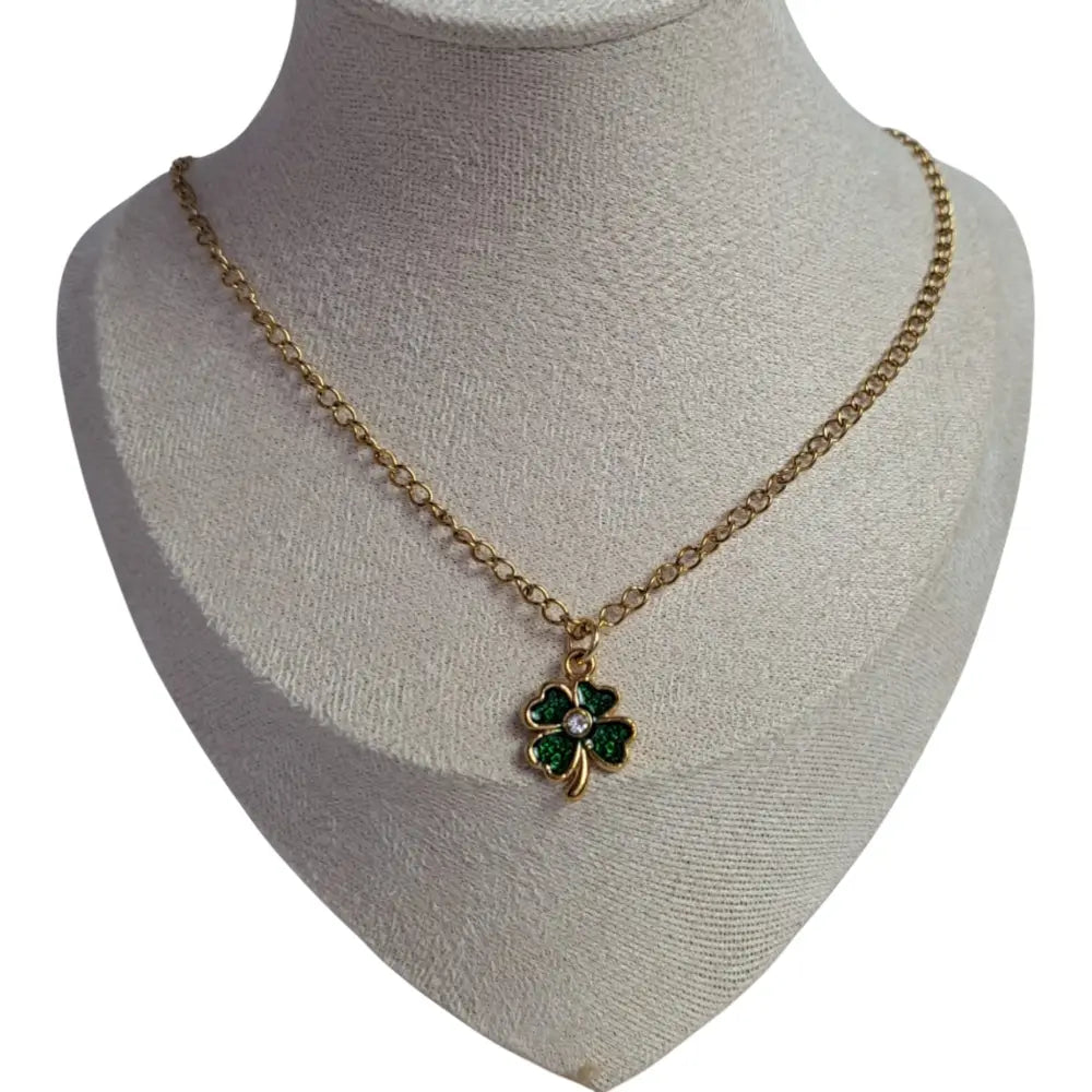 Glücksklee-Anhänger mit goldener Edelstahlkette