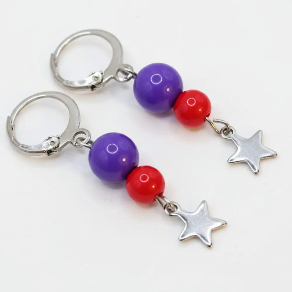 Lila und rot ohrringe mit stern anhanger