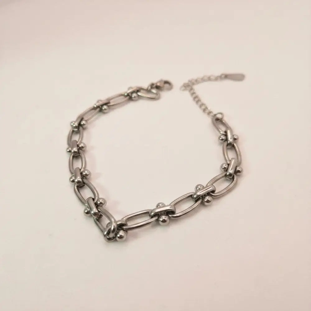 dreampunk.arts silver oval link chain bracelet made of durable stainless steel with a delicate extension chain