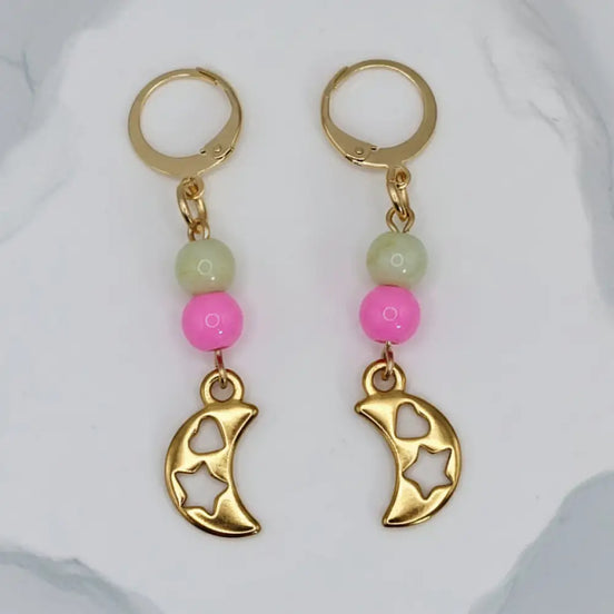 Gold edelstah ohrringe mit neon rosa und hell grün perlen