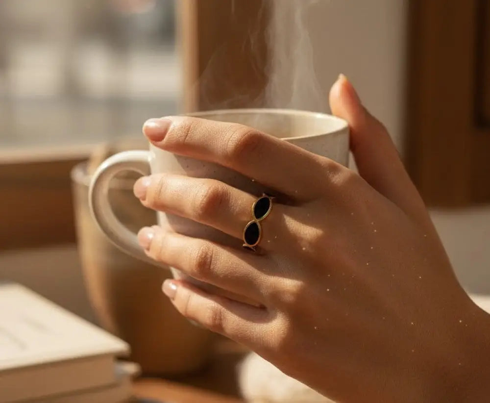 Solvaris-Midnight Oval Enamel Ring-Edelstahl Gold - Ringe